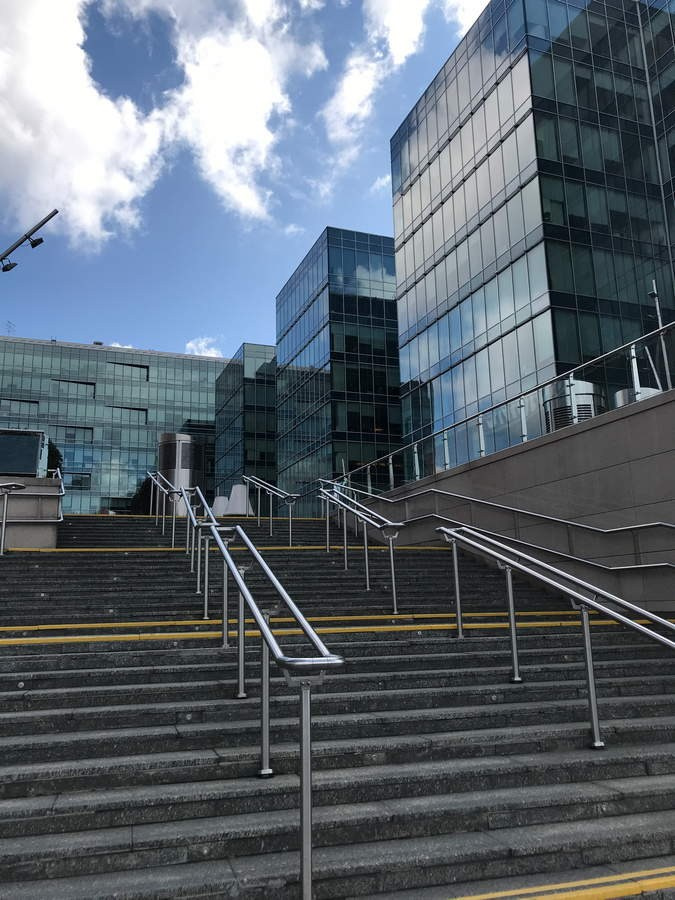 Фотосессия на многоуровневой парковке — панорамные виды и бетонные линии