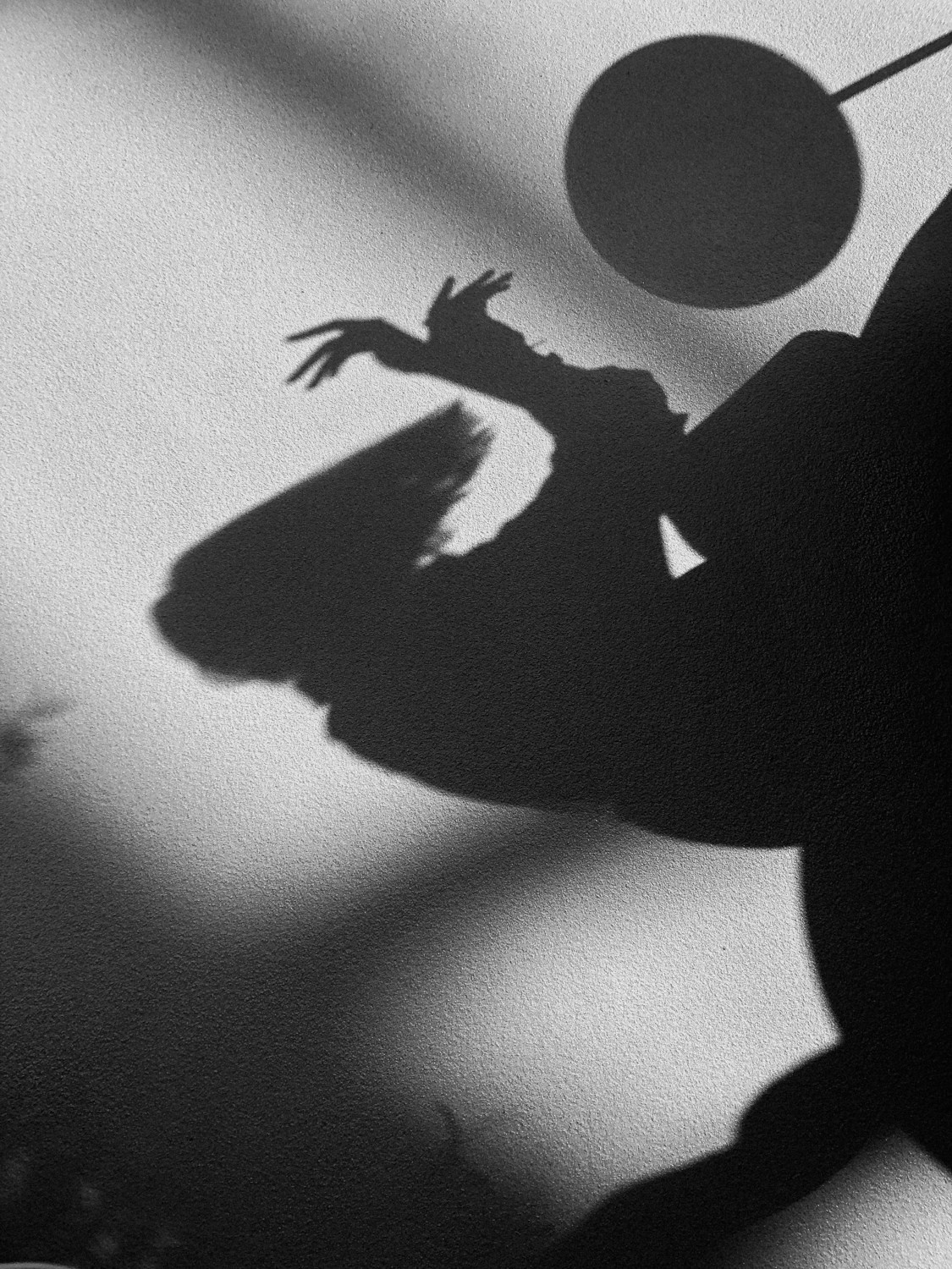 Современная концептуальная фотография о теле, уязвимости и идентичности. Визуальная практика на стиле честности, пост-иронии и искусства.Рекламная фотография, Концептуальная фотография, Современный художник, Психология, Коммерческий фотограф, Репортажный фотограф, Стрит фотография, Арт, Сюрреализм, Мобильная фотография, Снято на айфон, Дима Бурза