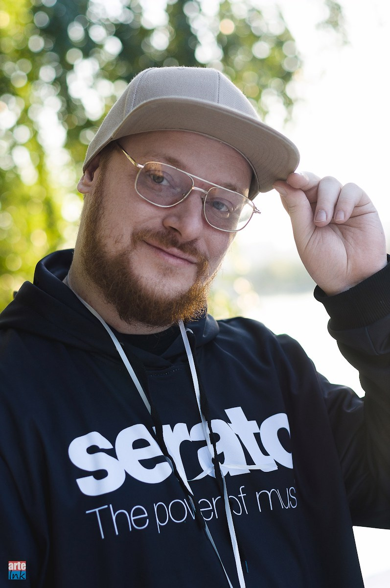 Уличная фотосессия, фотопрогулка, портрет, стрит фото. Репортажный фотограф в Москве Артём Соболев