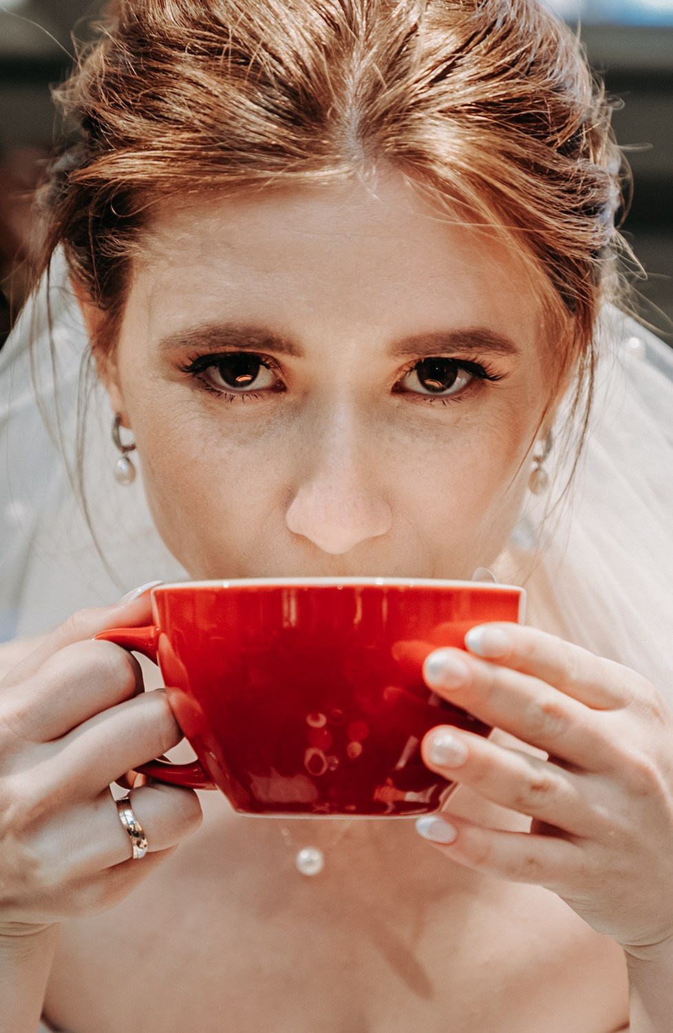 свадебное платье в спб, найти свадебный салон, букет для невесты, хороший ведущий на свадьбу, костюм для жениха, платье для невесты,  подшить свадебное платье, ателье свадебное, фотограф на свадьбу, выпуск, праздник, венчание