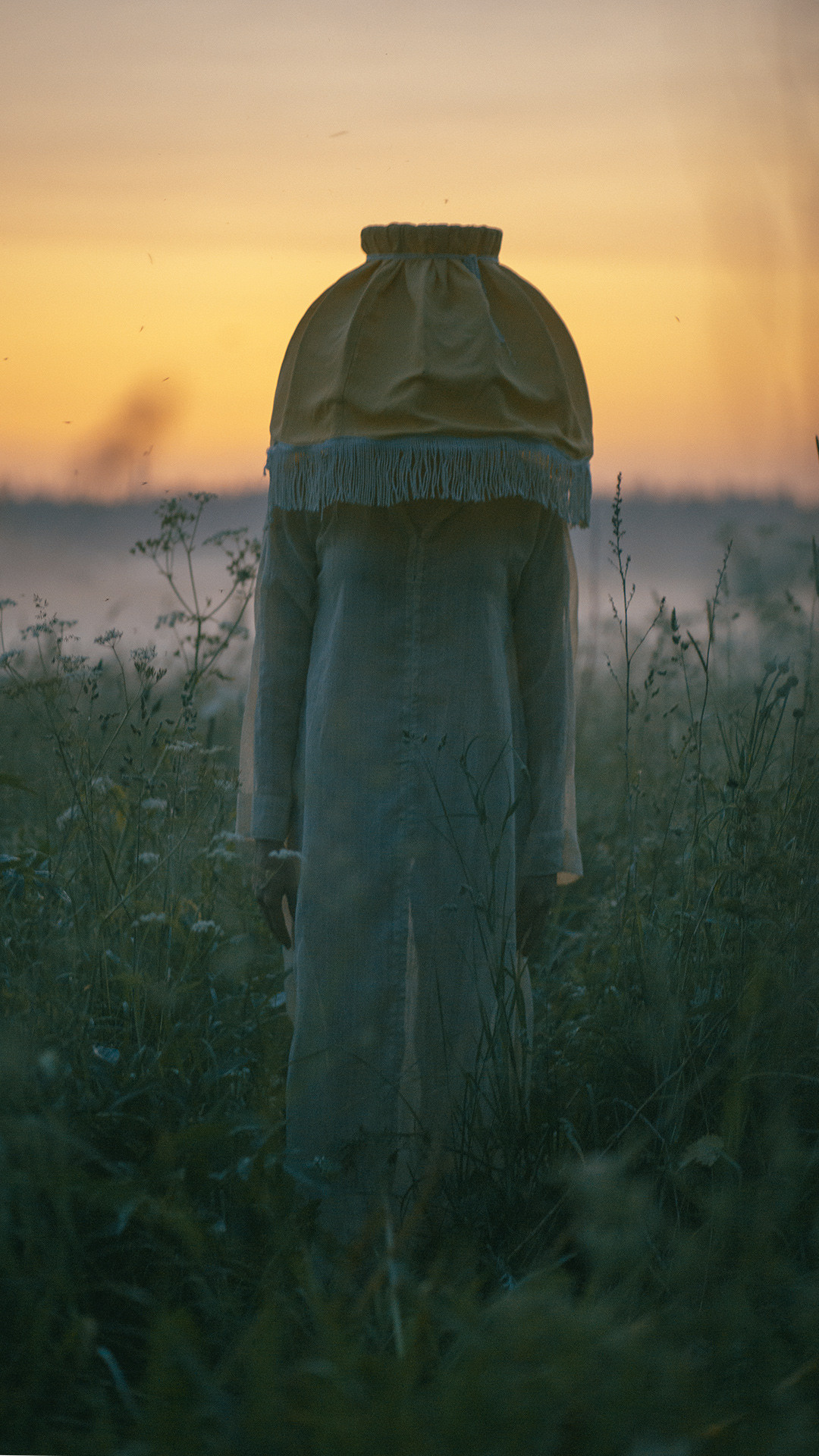 Фотосессия в поле летней ночью