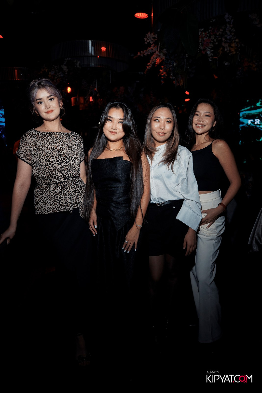 FRIENDS BAR & TERRACE. КИПЯТКОМ АЛМАТЫ!