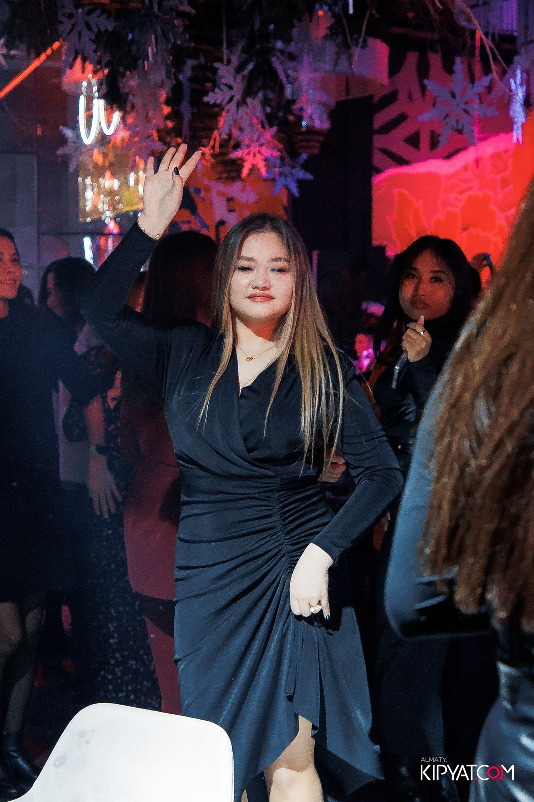 FRIENDS BAR & TERRACE. КИПЯТКОМ АЛМАТЫ!