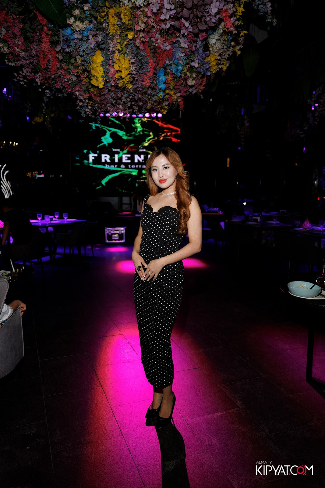 FRIENDS BAR & TERRACE. КИПЯТКОМ АЛМАТЫ! Фотосъемка мероприятий в Алматы