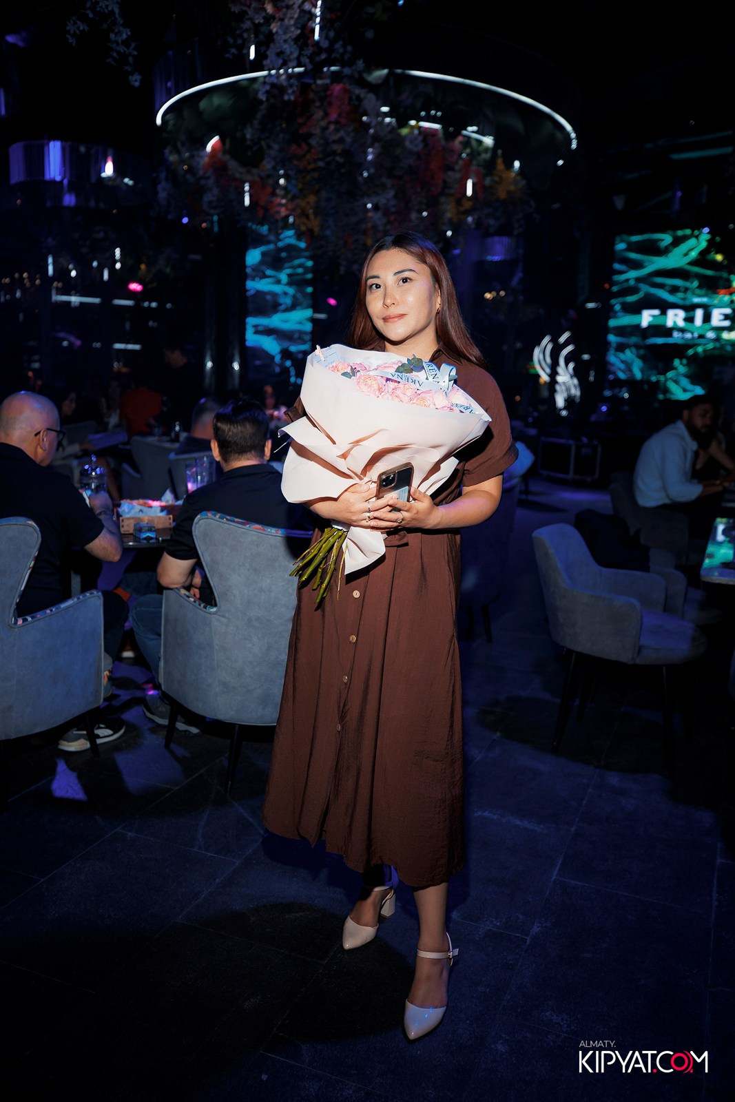 FRIENDS BAR & TERRACE. КИПЯТКОМ АЛМАТЫ!