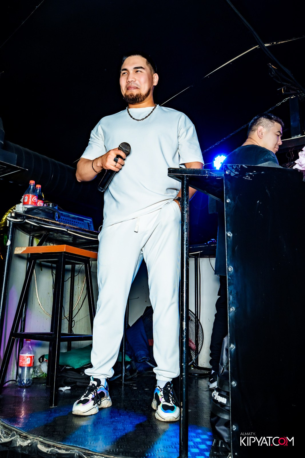 UYAT EMES BAR. КИПЯТКОМ АЛМАТЫ!