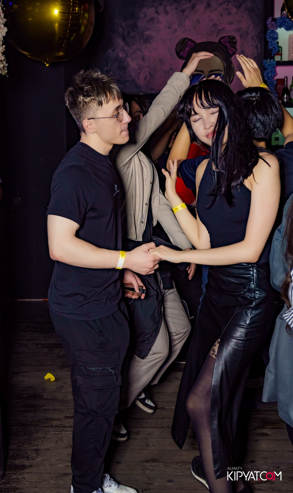 UYAT EMES BAR. КИПЯТКОМ АЛМАТЫ!