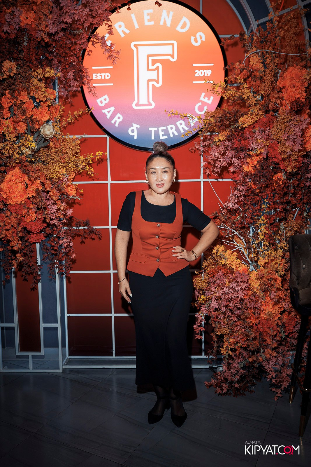 FRIENDS BAR & TERRACE. КИПЯТКОМ АЛМАТЫ!