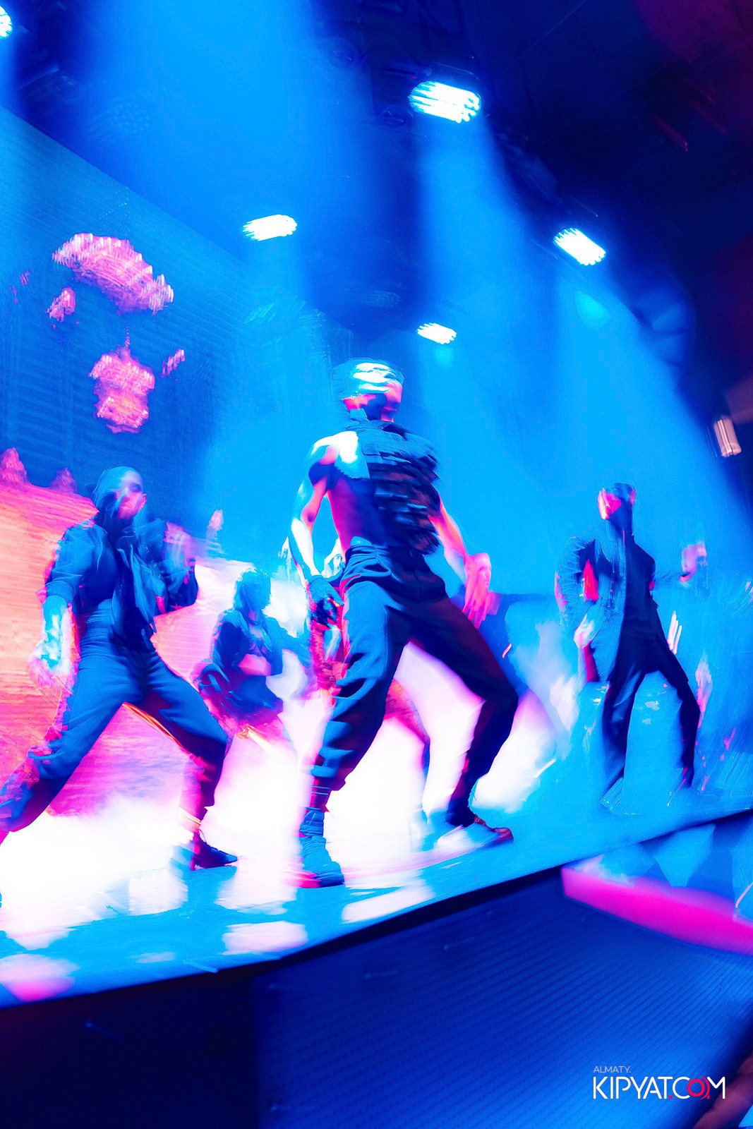 QUEEN. КИПЯТКОМ АЛМАТЫ!