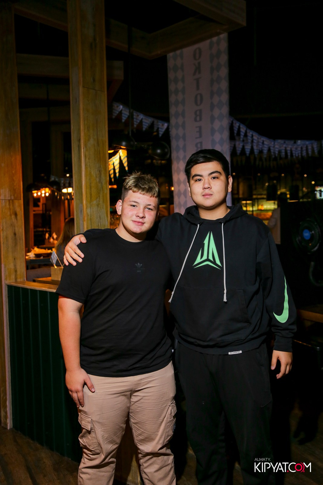 OKTOBERFEST — ПИНТА APORT MALL. КИПЯТКОМ АЛМАТЫ!