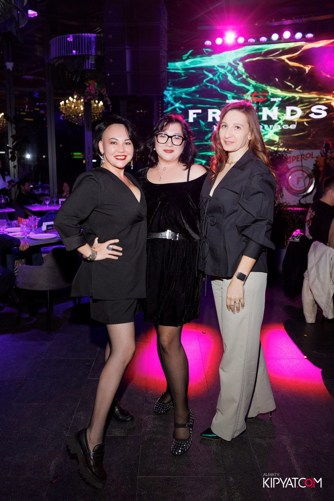 FRIENDS BAR & TERRACE. КИПЯТКОМ АЛМАТЫ! Фотосъемка мероприятий в Алматы