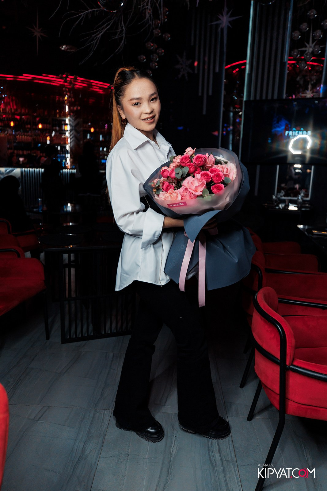 FRIENDS BAR & TERRACE. КИПЯТКОМ АЛМАТЫ!