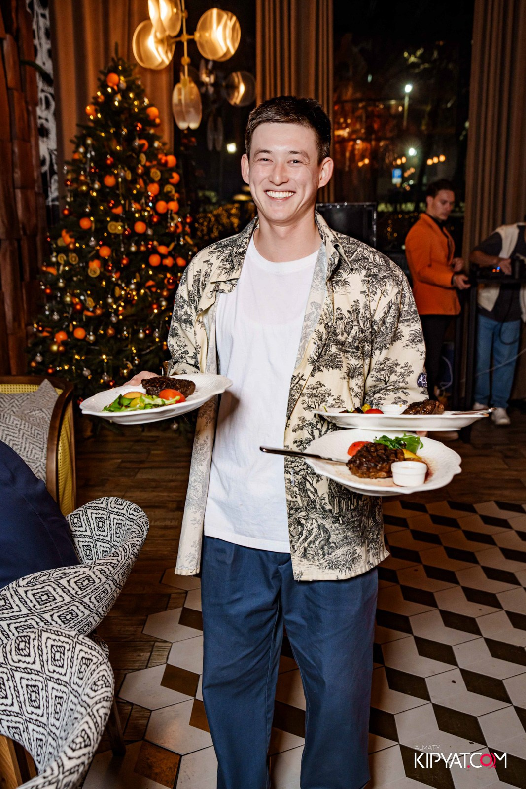 КАФЕ AGOSTO. КИПЯТКОМ АЛМАТЫ!