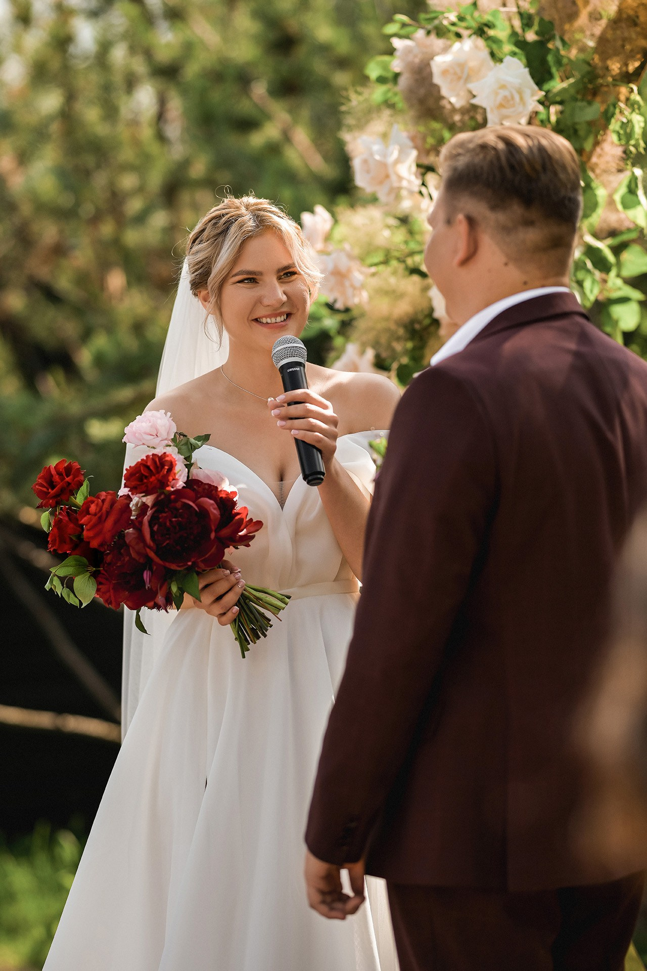 🏡 Роман и Мария — классическая свадьба в "Соснах" | Элегантные фото в доме событий под Красноярском. 📸 Свадебный и семейный фотограф в Красноярске Тихомиров Евгений | 17 лет опыта | 800+ свадеб