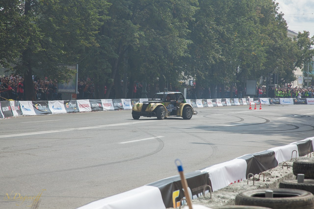 Nissan Nissmo Drive. Профессиональный фотограф Дугинов Николай | Екатеринбург