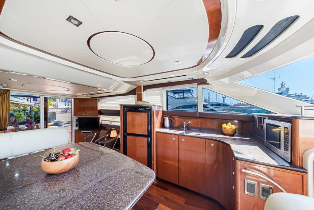 ПРЕМИУМ VIP ЯХТЫ В СОЧИ. Аренда Яхт в Сочи от Эконом до Премиум Класса