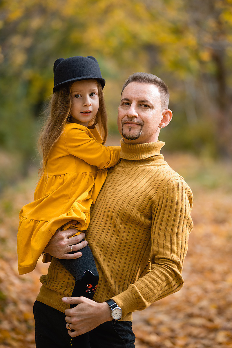 Осенняя семейная фотосессия в лесу, в Севастополе. Свадебный фотограф, фотосъемка в Крыму, Севастополе, Симферополе, Ялте