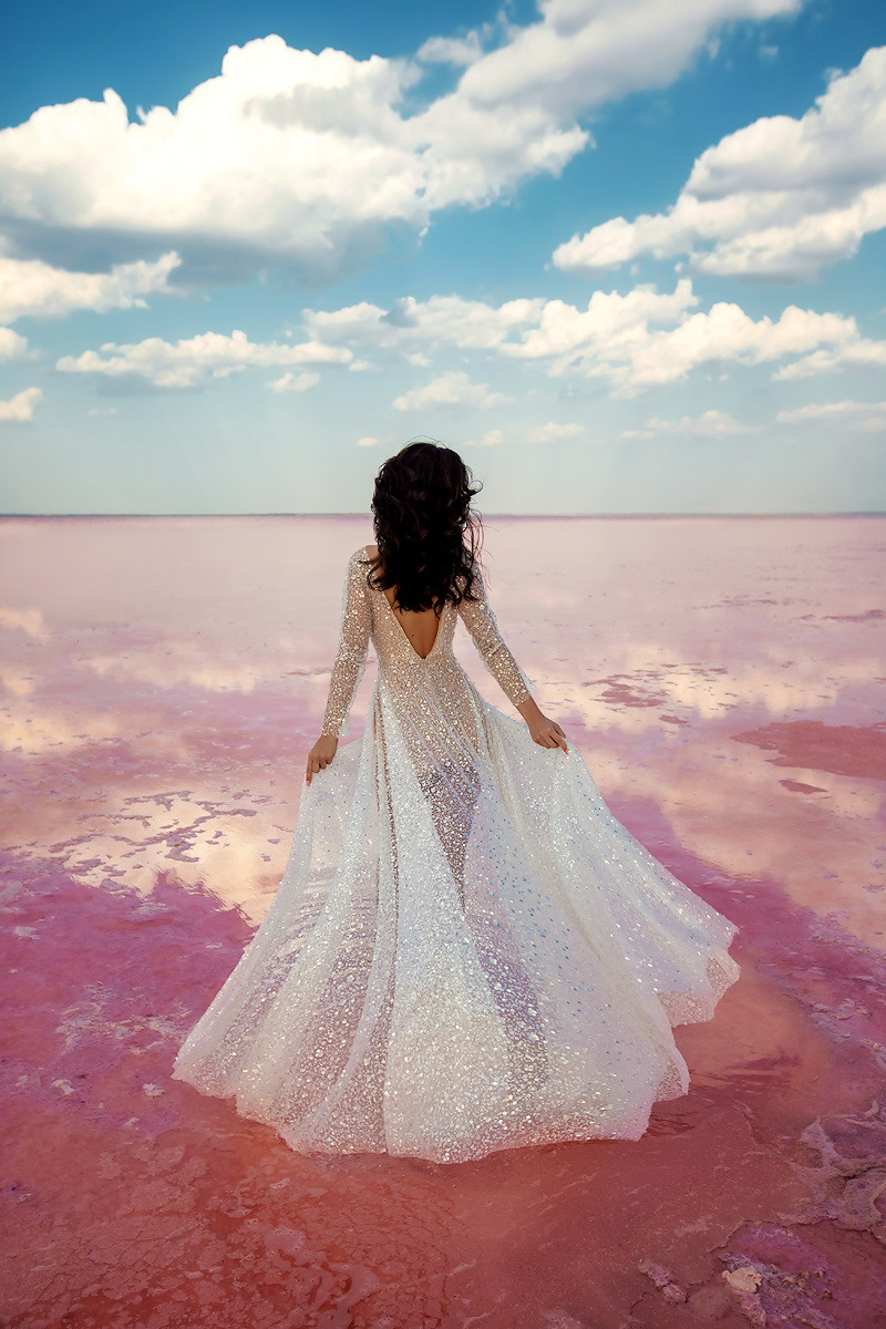 Любовь. Красивая женская фотосессия на розовом озере Сасык Сиваш в Евп. Свадебный фотограф, фотосъемка в Крыму, Севастополе, Симферополе, Ялте