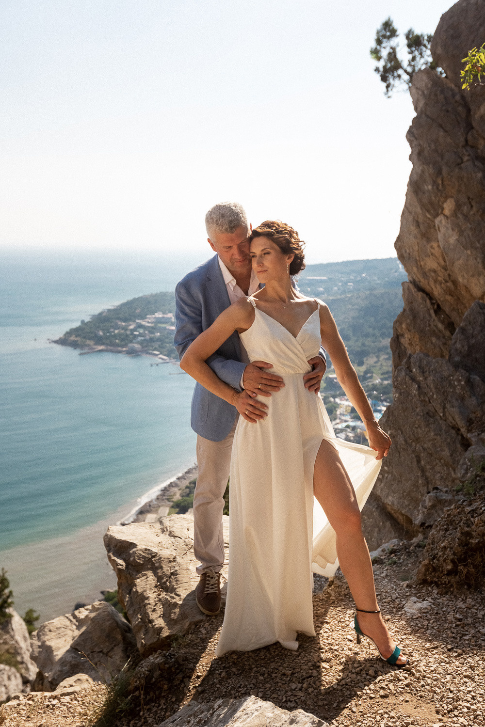 Семейная фотосессия в Симеизе на горе Кошка и на пляже у моря. Свадебный фотограф, фотосъемка в Крыму, Севастополе, Симферополе, Ялте