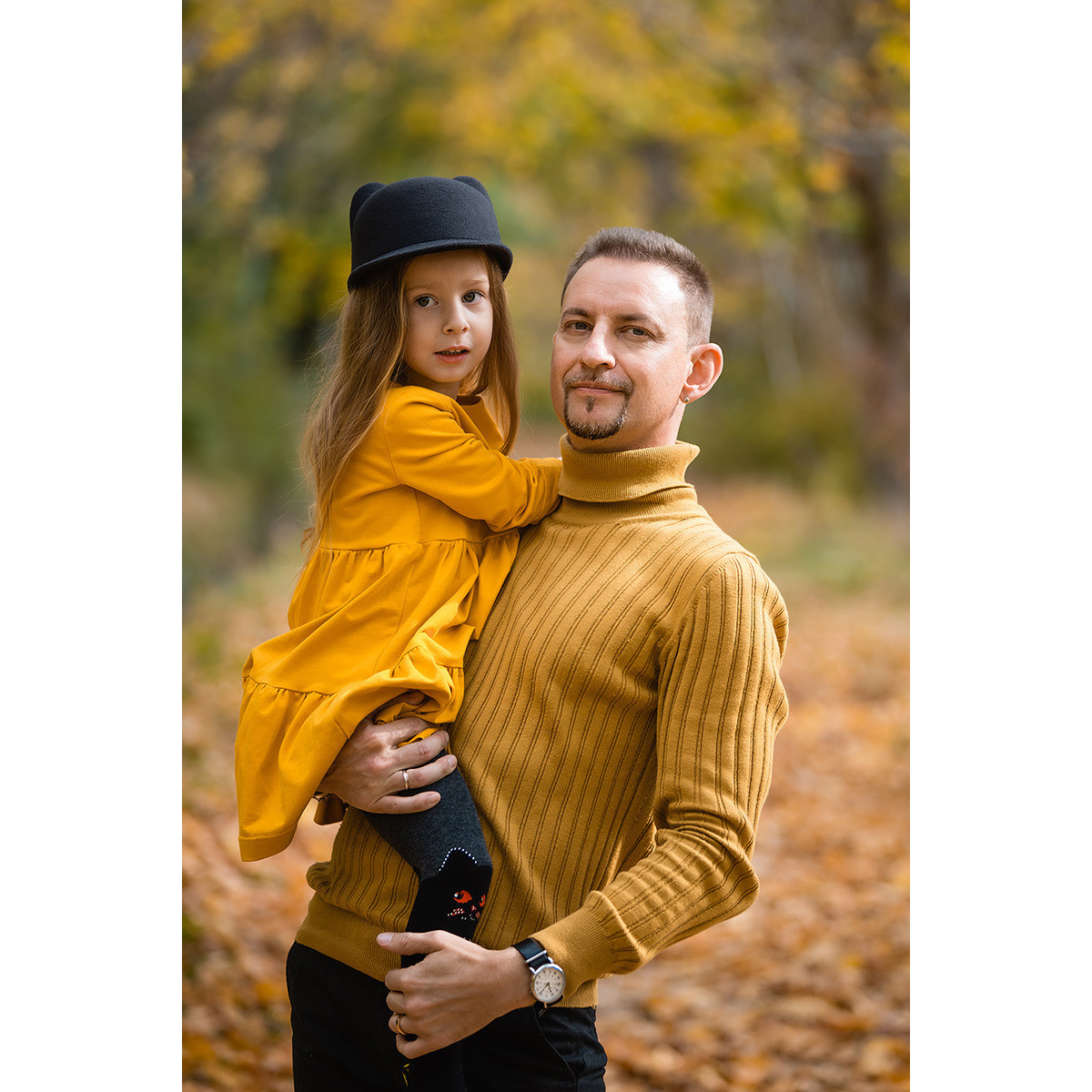 Осенняя семейная фотосессия в лесу, в Севастополе. Свадебный фотограф, фотосъемка в Крыму, Севастополе, Симферополе, Ялте