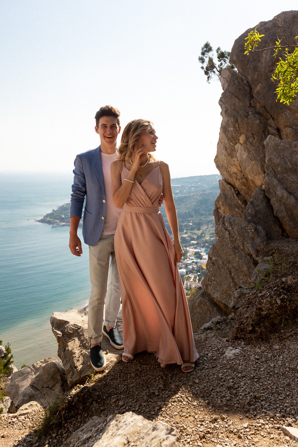 Семейная фотосессия в Симеизе на горе Кошка и на пляже у моря. Свадебный фотограф, фотосъемка в Крыму, Севастополе, Симферополе, Ялте