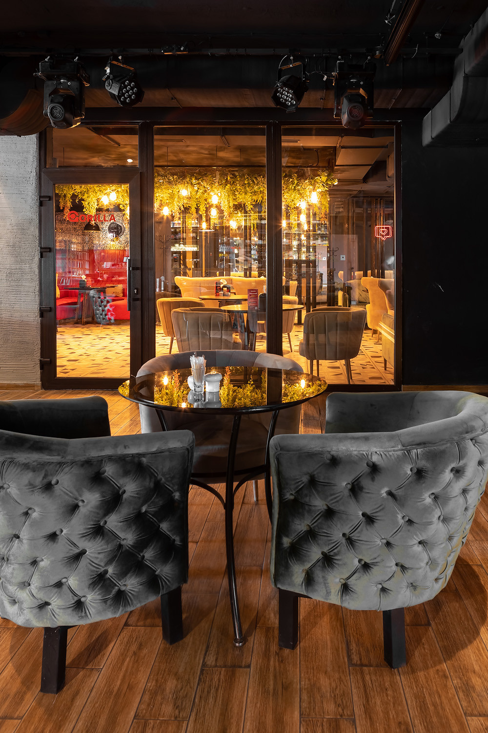 Фотосессия интерьеров кафе Место и кальянной Gorilla Hookah. Свадебный фотограф, фотосъемка в Крыму, Севастополе, Симферополе, Ялте