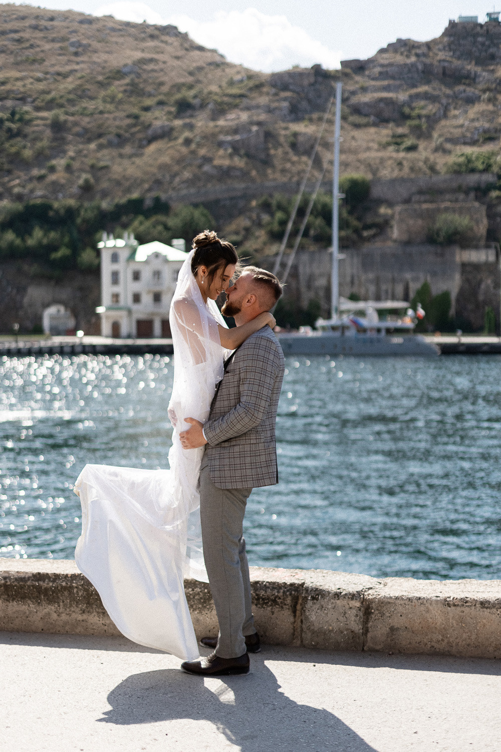Денис и Аделя - свадьба для двоих в Балаклаве. Свадебный фотограф, фотосъемка в Крыму, Севастополе, Симферополе, Ялте