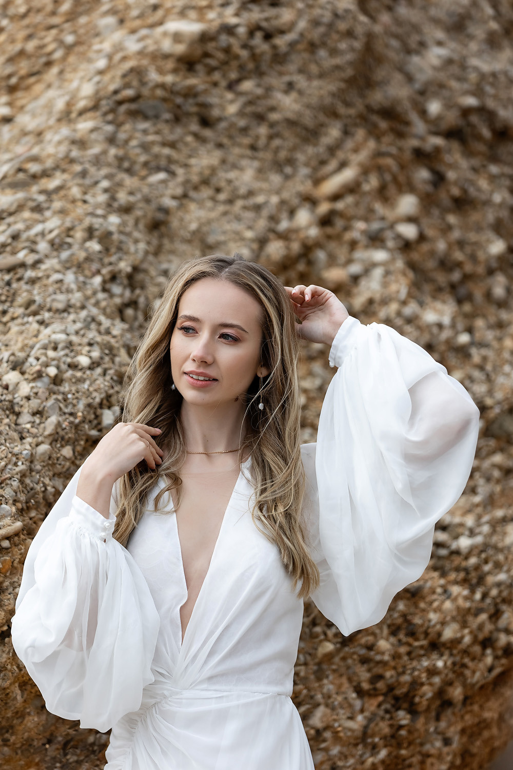 Свадебная выездная церемония и фотосессия на берегу моря. Свадебный фотограф, фотосъемка в Крыму, Севастополе, Симферополе, Ялте