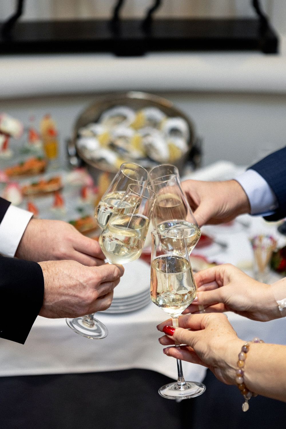 Алексей и Екатерина - свадьба для двоих в отеле Pallasa в Ялте. Свадебный фотограф, фотосъемка в Крыму, Севастополе, Симферополе, Ялте