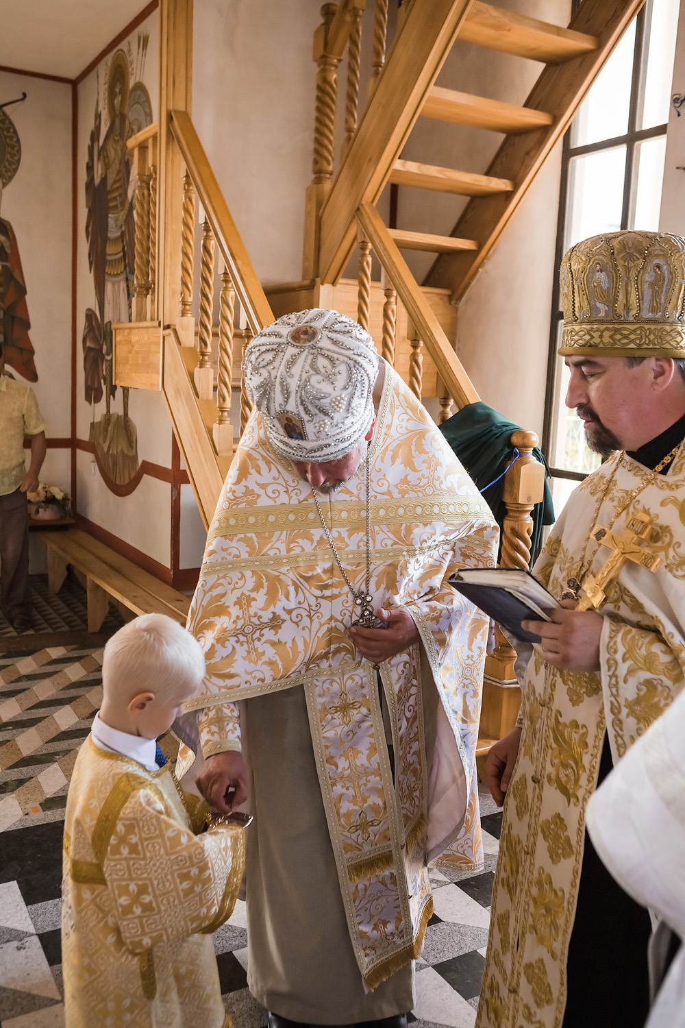 Венчание Петра и Феодосии в Храме-маяке Николая Чудотворца. Свадебный фотограф, фотосъемка в Крыму, Севастополе, Симферополе, Ялте