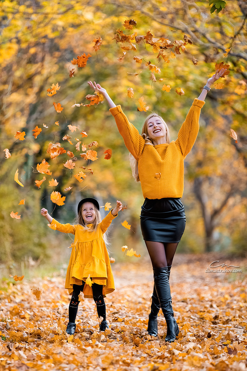 Осенняя семейная фотосессия в лесу, в Севастополе. Свадебный фотограф, фотосъемка в Крыму, Севастополе, Симферополе, Ялте