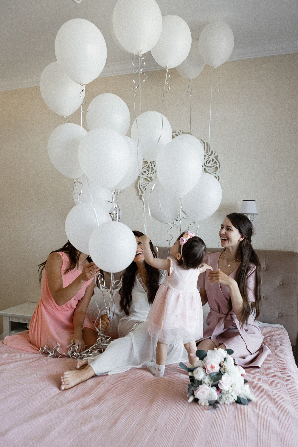 Женя и Настя - свадьба в Гурзуфе в отеле Алтея и Ливадийском дворце. Свадебный фотограф, фотосъемка в Крыму, Севастополе, Симферополе, Ялте