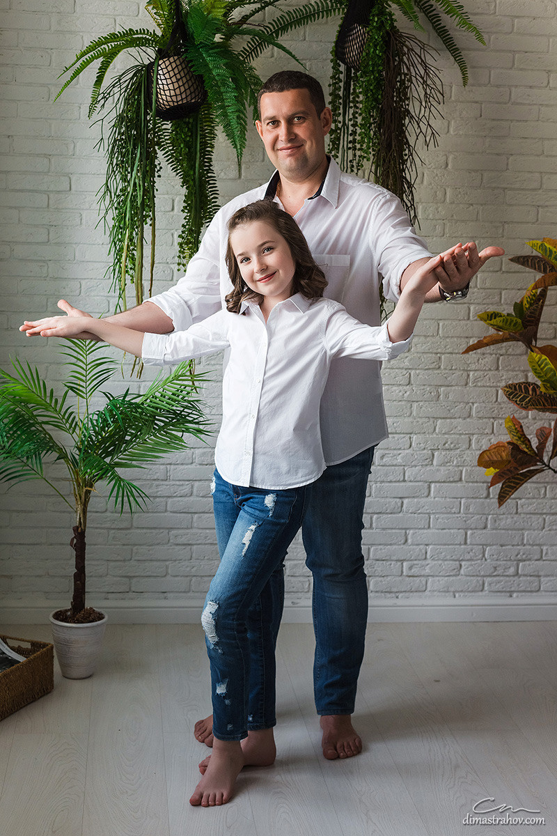Семейная фотосессия в ожидании Чуда в студии. Свадебный фотограф, фотосъемка в Крыму, Севастополе, Симферополе, Ялте