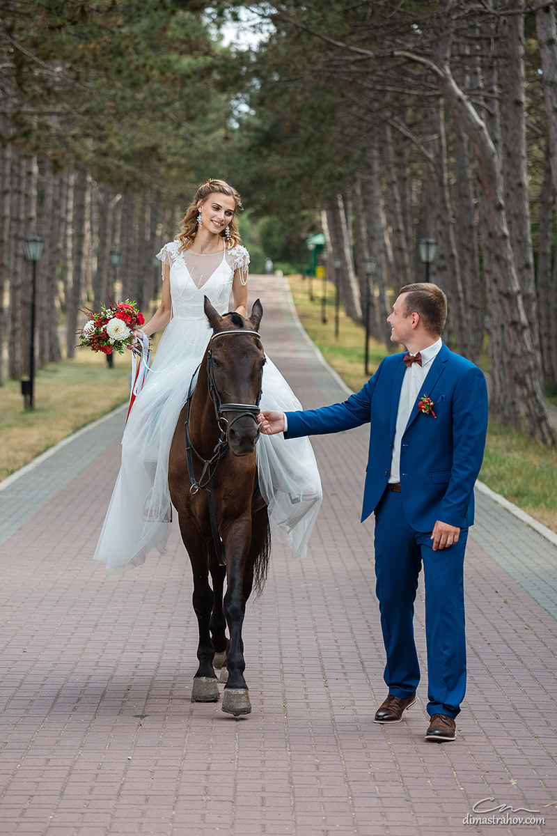 Паша и Таня свадебная фотосессия в лесу. Свадебный фотограф, фотосъемка в Крыму, Севастополе, Симферополе, Ялте
