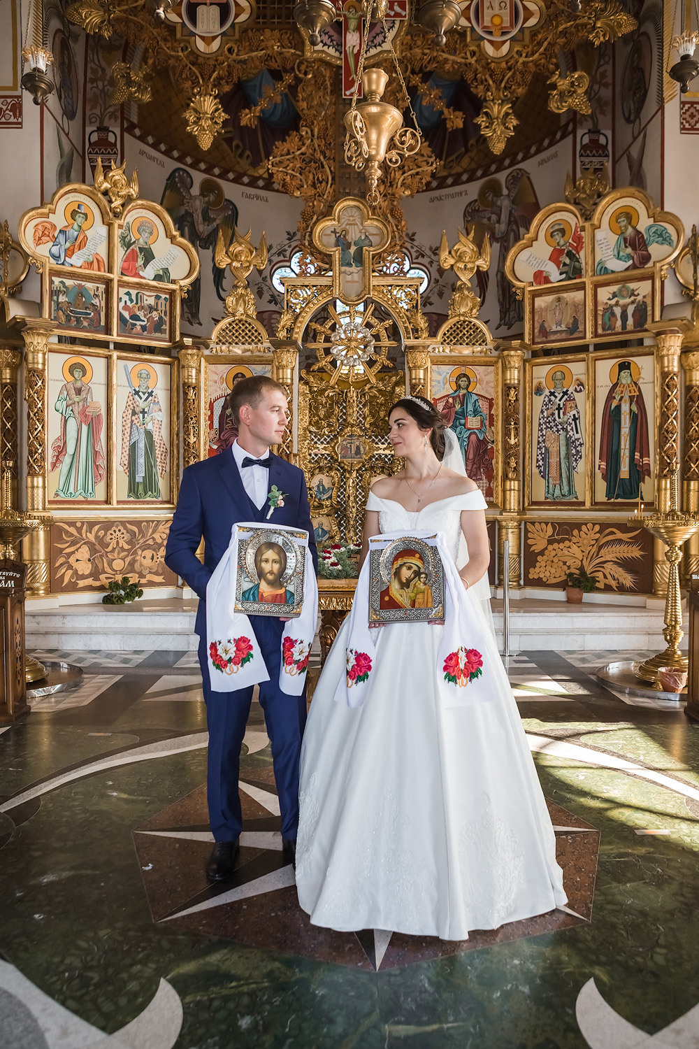 Венчание Петра и Феодосии в Храме-маяке Николая Чудотворца. Свадебный фотограф, фотосъемка в Крыму, Севастополе, Симферополе, Ялте