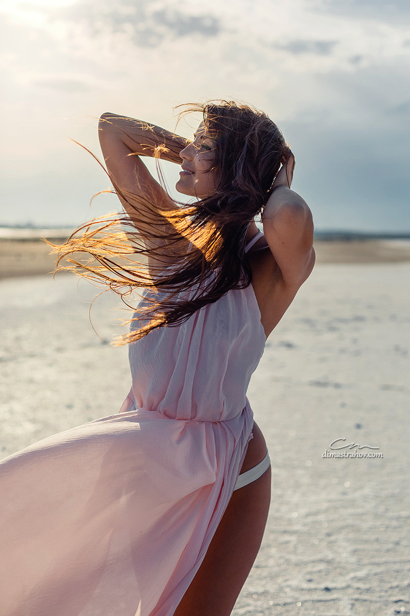 Женская фотосессия Гали на розовом озере в Евпатории. Свадебный фотограф, фотосъемка в Крыму, Севастополе, Симферополе, Ялте