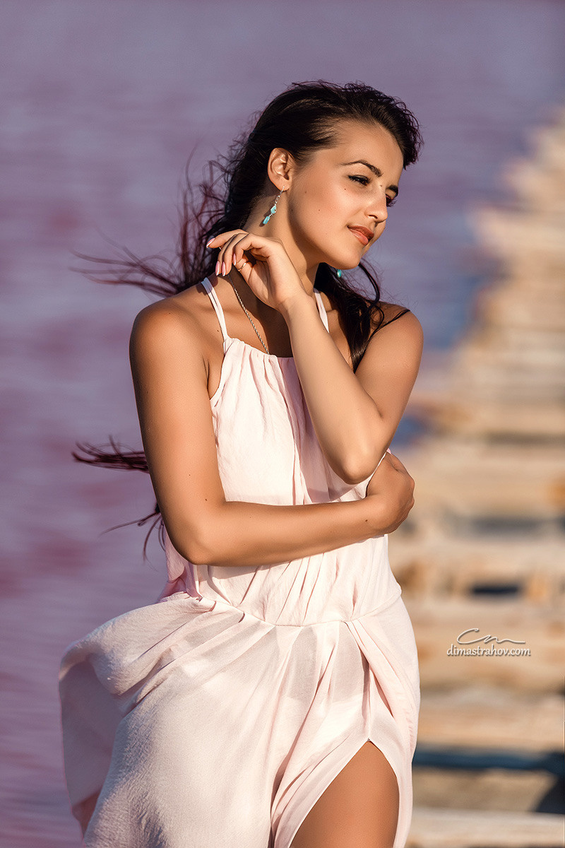 Женская фотосессия Гали на розовом озере в Евпатории. Свадебный фотограф, фотосъемка в Крыму, Севастополе, Симферополе, Ялте