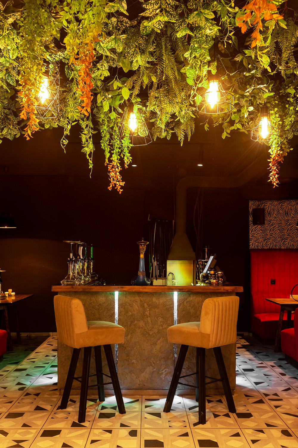 Фотосессия интерьеров кафе Место и кальянной Gorilla Hookah. Свадебный фотограф, фотосъемка в Крыму, Севастополе, Симферополе, Ялте