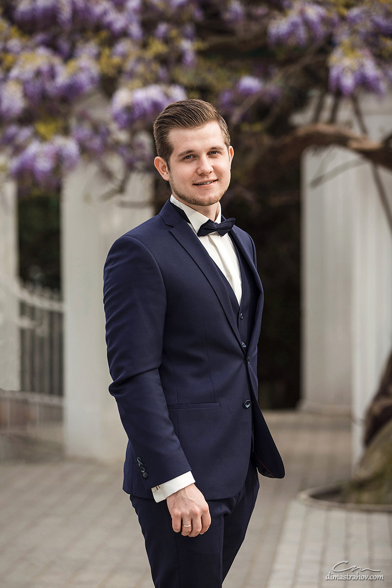 Свадебная фотосессия Ромы и Даши в глицинии. Свадебный фотограф, фотосъемка в Крыму, Севастополе, Симферополе, Ялте