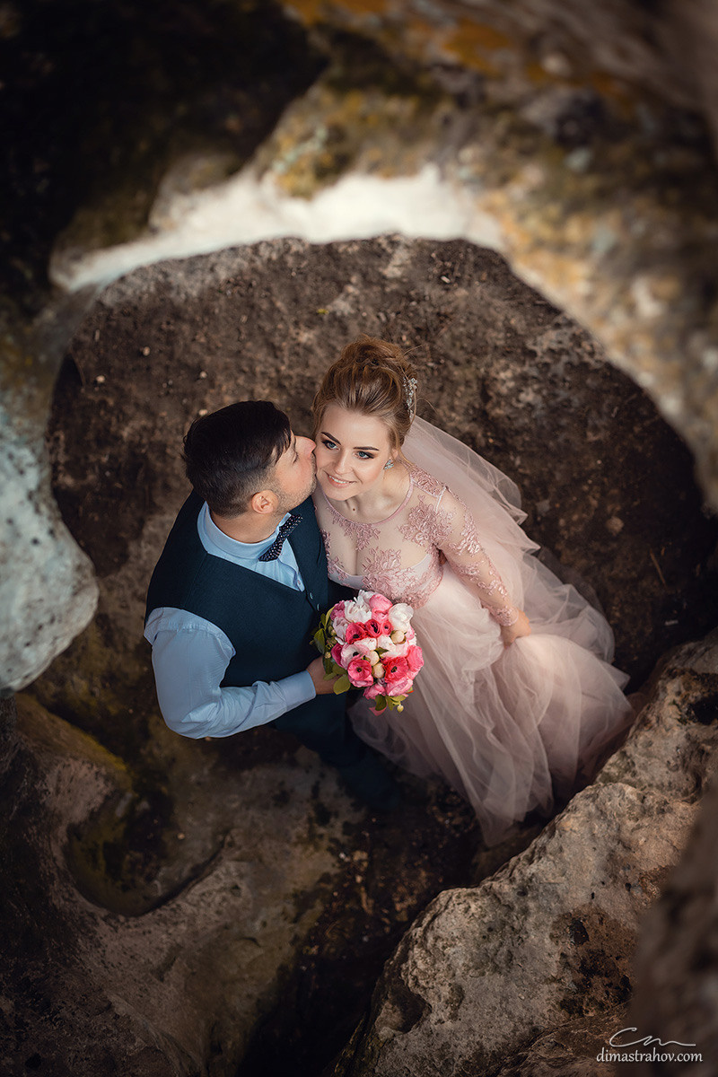 Свадебная фотосессия в Крыму в горах на море в необычных местах Севаст. Свадебный фотограф, фотосъемка в Крыму, Севастополе, Симферополе, Ялте