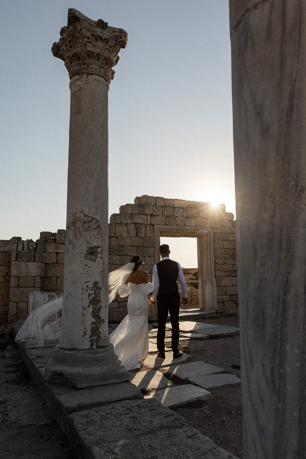 Артём и София - свадебная фотосессия в заповедние Херсонес. Свадебный фотограф, фотосъемка в Крыму, Севастополе, Симферополе, Ялте