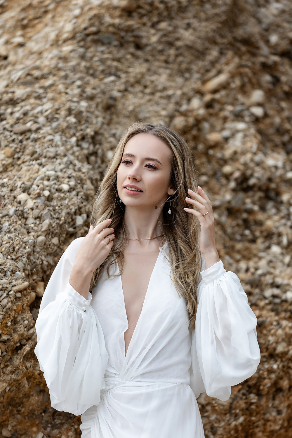 Свадебная выездная церемония и фотосессия на берегу моря. Свадебный фотограф, фотосъемка в Крыму, Севастополе, Симферополе, Ялте