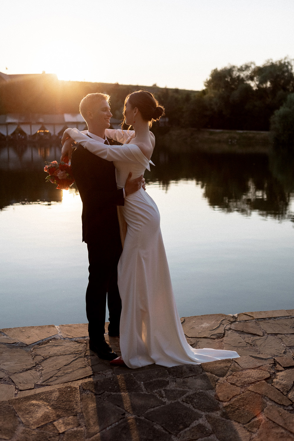 Денис и Таня - свадебная рекламная фотосессия на Грушевом озере. Свадебный фотограф, фотосъемка в Крыму, Севастополе, Симферополе, Ялте