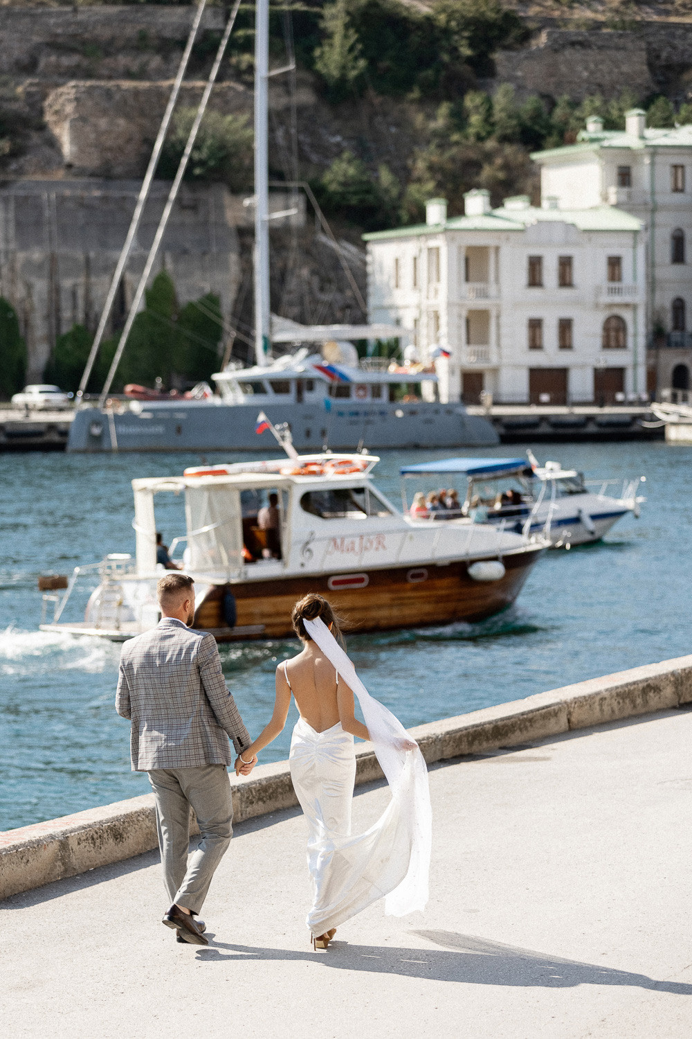 Денис и Аделя - свадьба для двоих в Балаклаве. Свадебный фотограф, фотосъемка в Крыму, Севастополе, Симферополе, Ялте