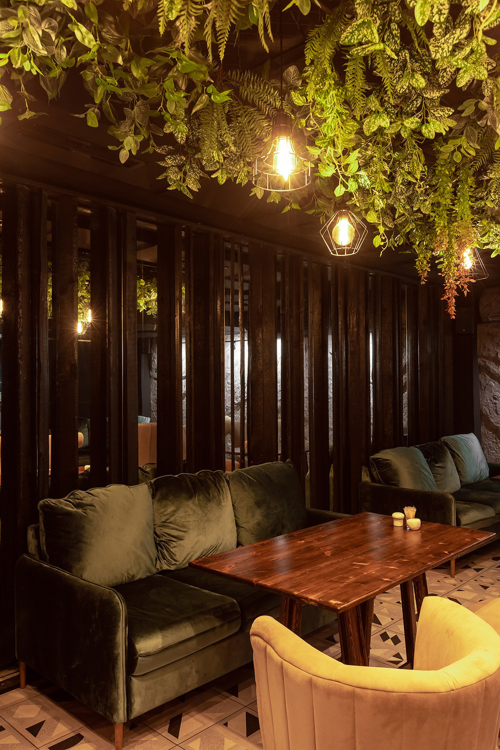 Фотосессия интерьеров кафе Место и кальянной Gorilla Hookah. Свадебный фотограф, фотосъемка в Крыму, Севастополе, Симферополе, Ялте