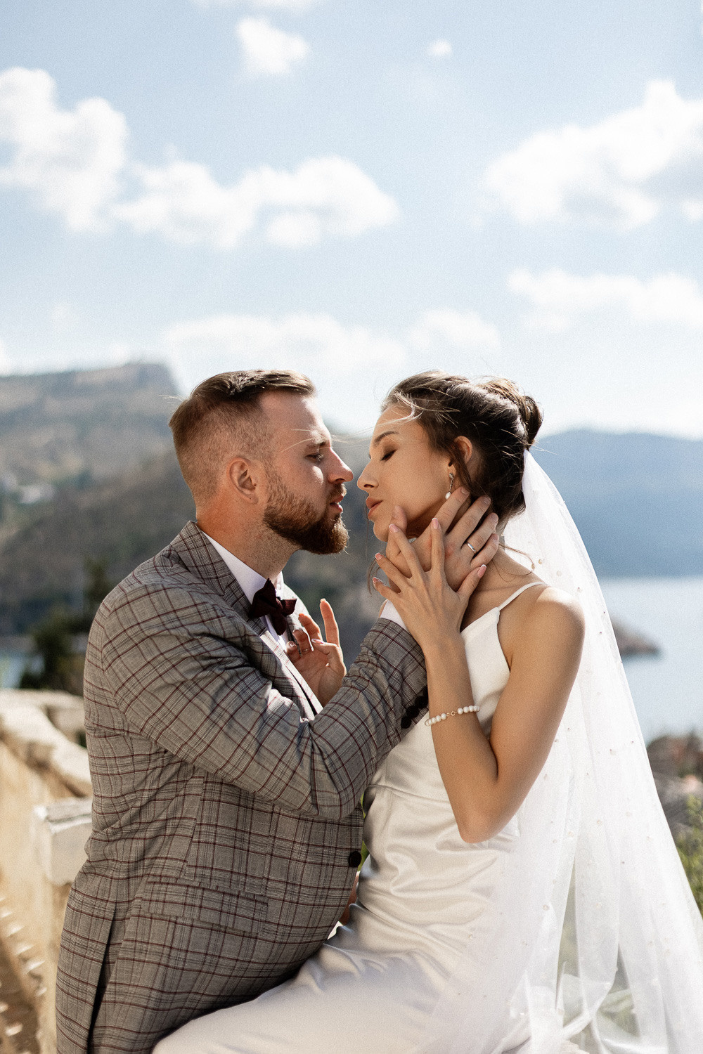 Денис и Аделя - свадьба для двоих в Балаклаве. Свадебный фотограф, фотосъемка в Крыму, Севастополе, Симферополе, Ялте