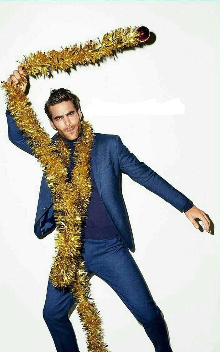 Тренды новогодних съемок 2025. Фотограф в Екатеринбурге Артём Зайнетдинов