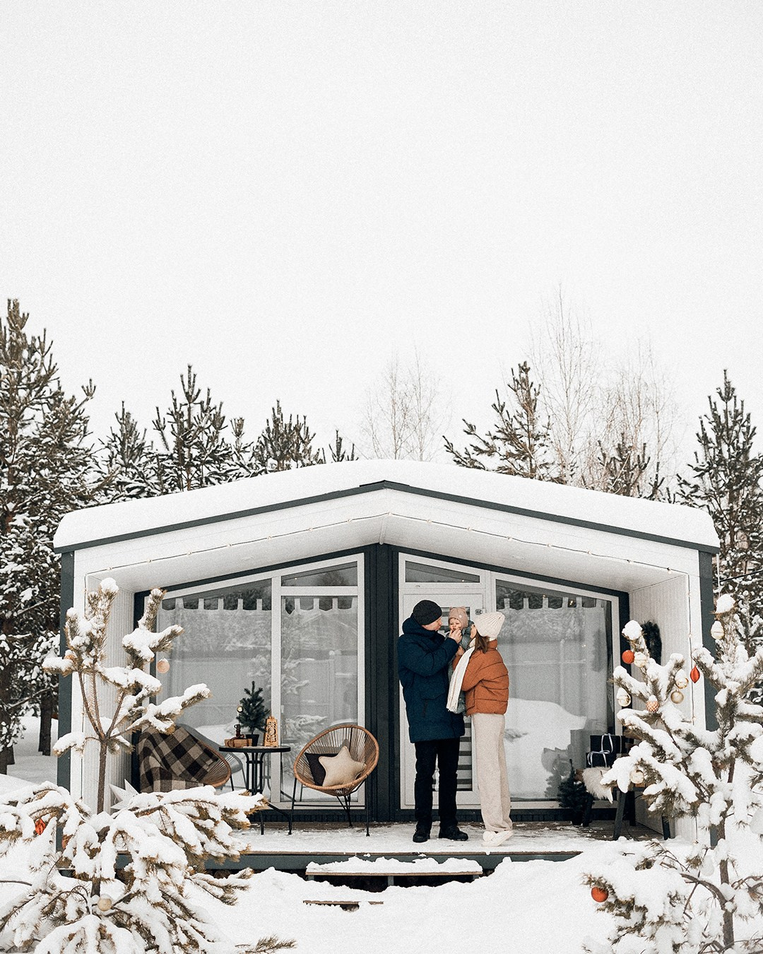 Новогодний домик в лесу 2. Фотограф в Екатеринбурге Артём Зайнетдинов