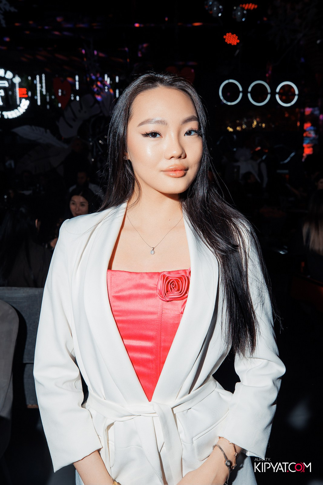 FRIENDS BAR & TERRACE. КИПЯТКОМ АЛМАТЫ!