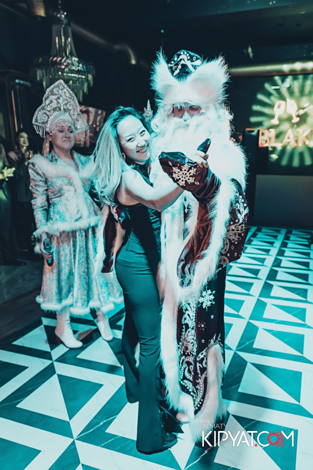 OBLAKO LOUNGE BAR. КИПЯТКОМ АЛМАТЫ!